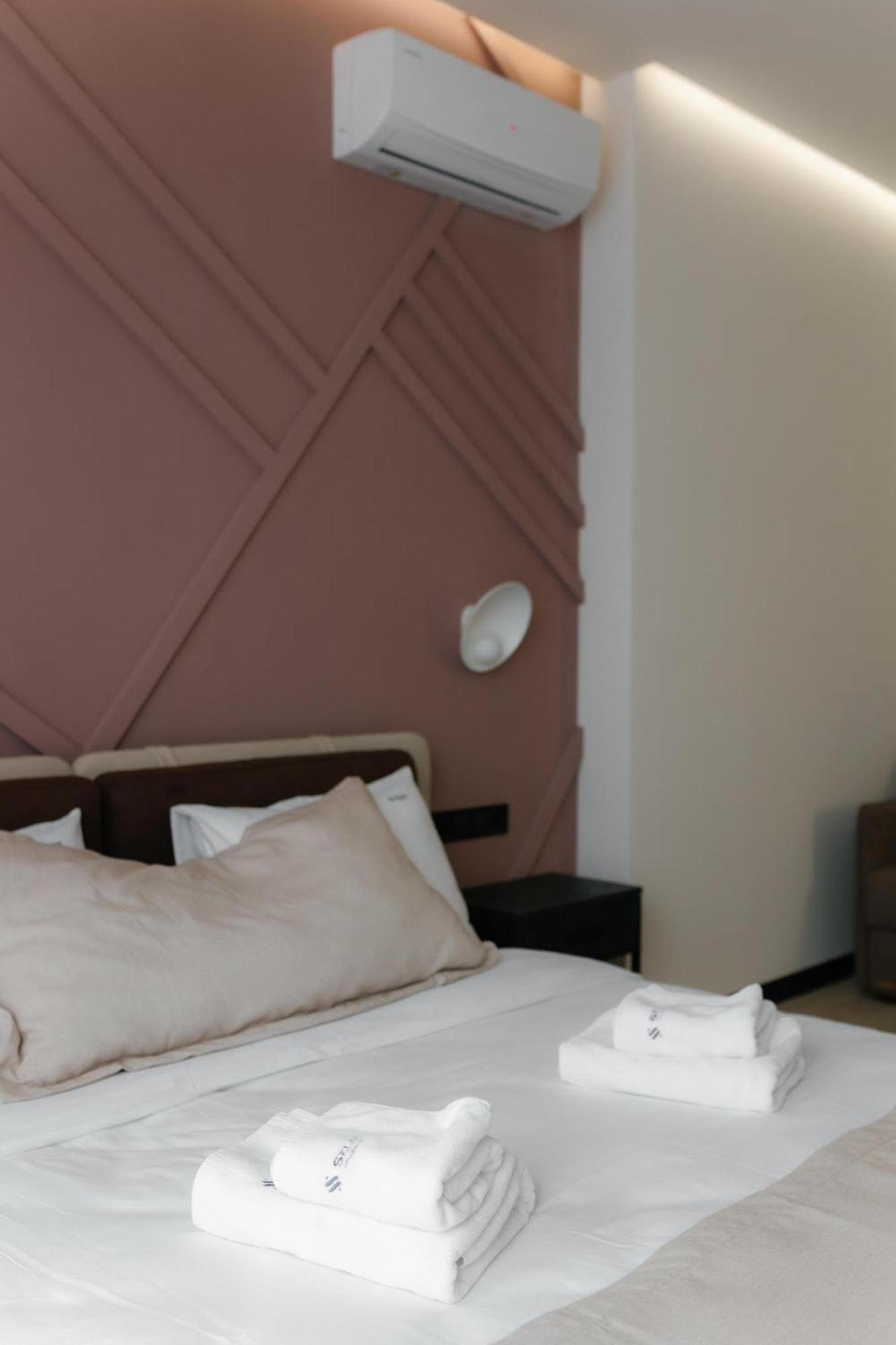 Select Hotel Leopoli Esterno foto