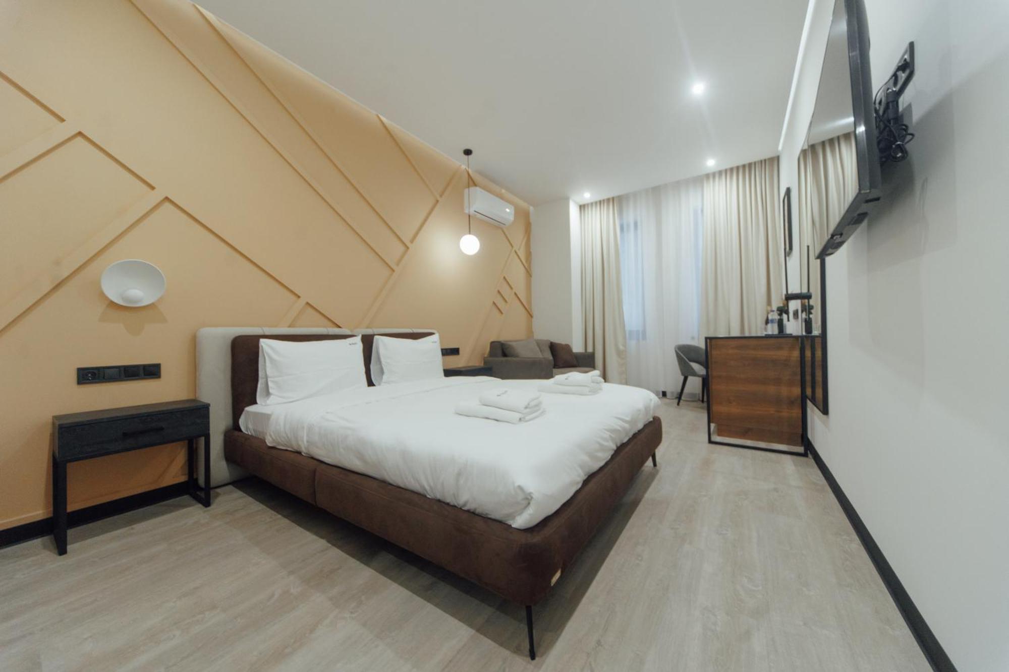 Select Hotel Leopoli Esterno foto