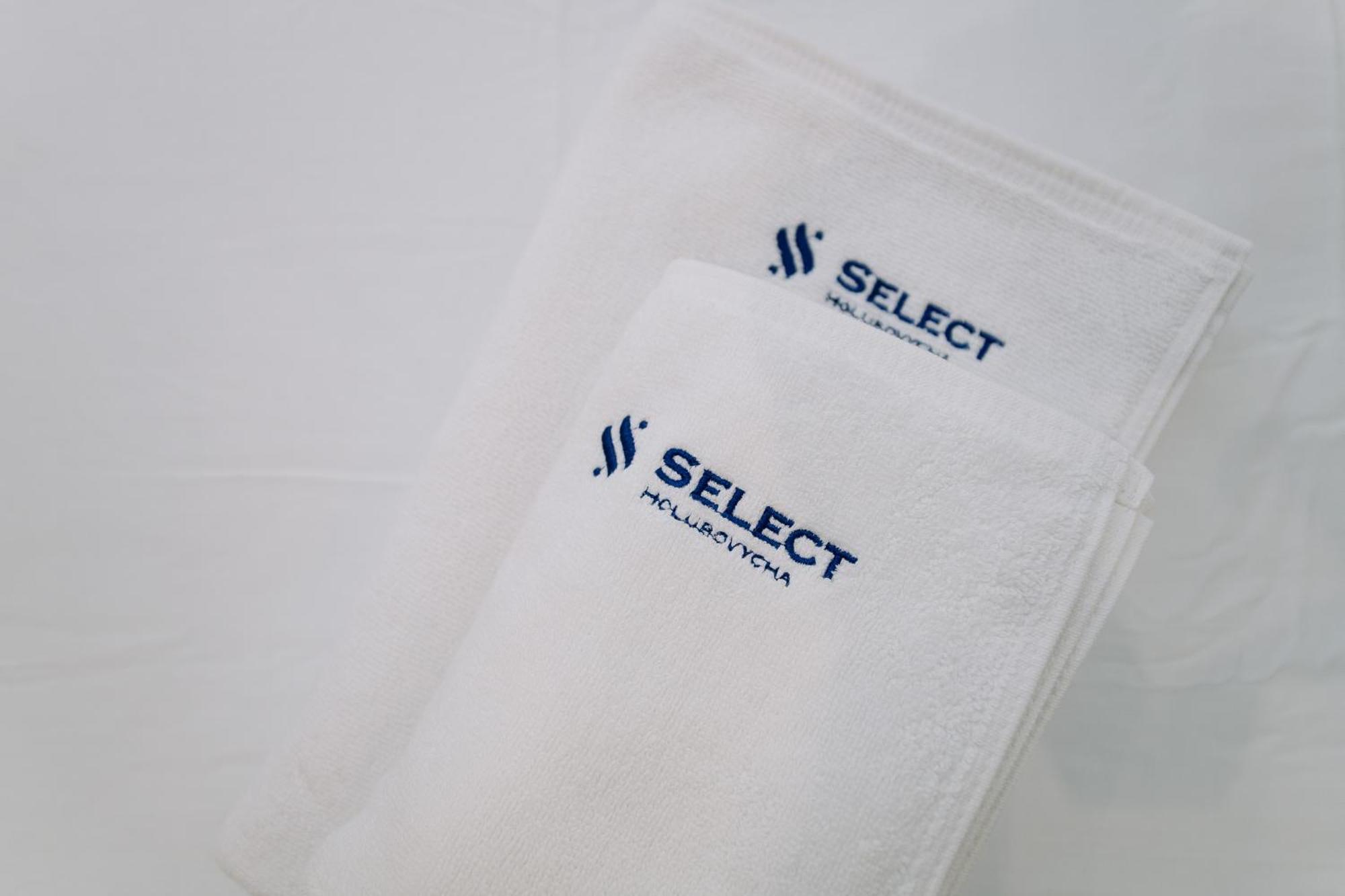 Select Hotel Leopoli Esterno foto