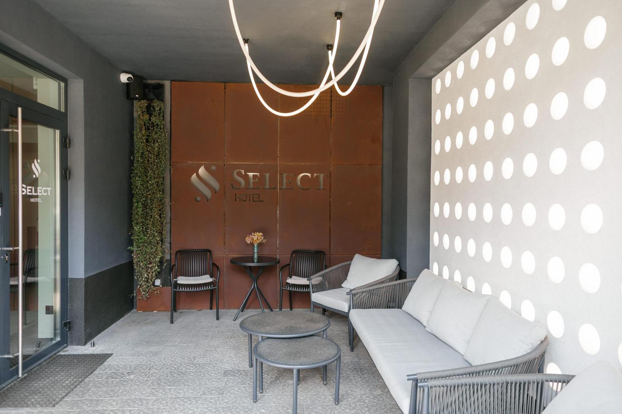 Select Hotel Leopoli Esterno foto